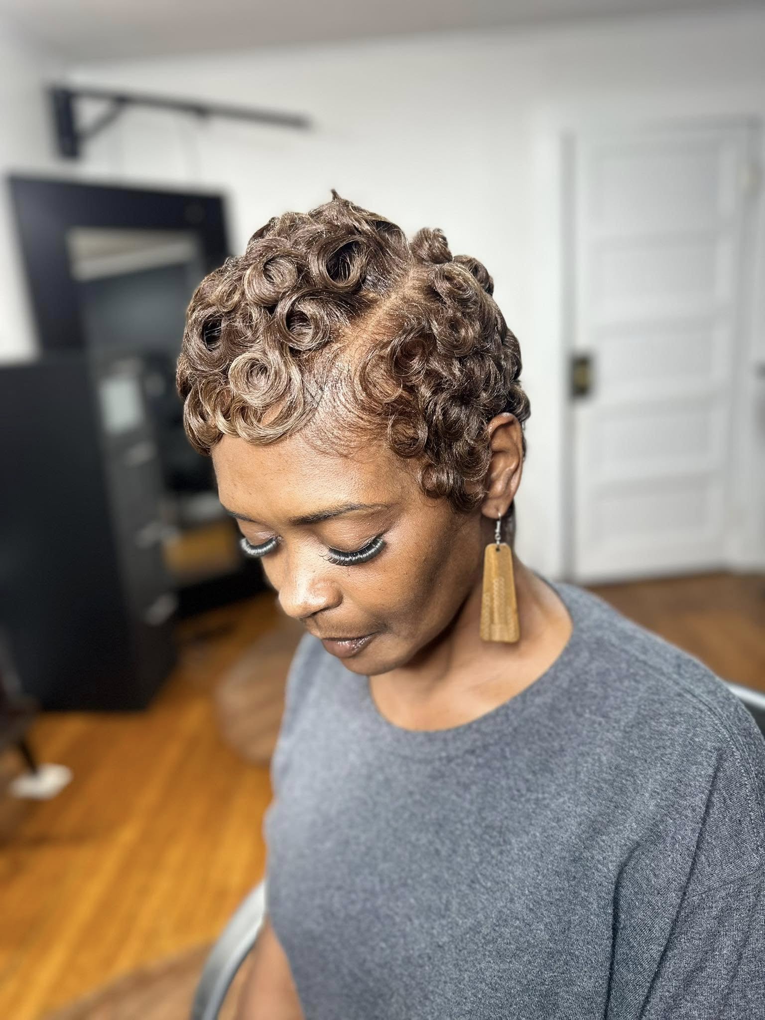 Akachi Beauty Salon by Mesha Lee